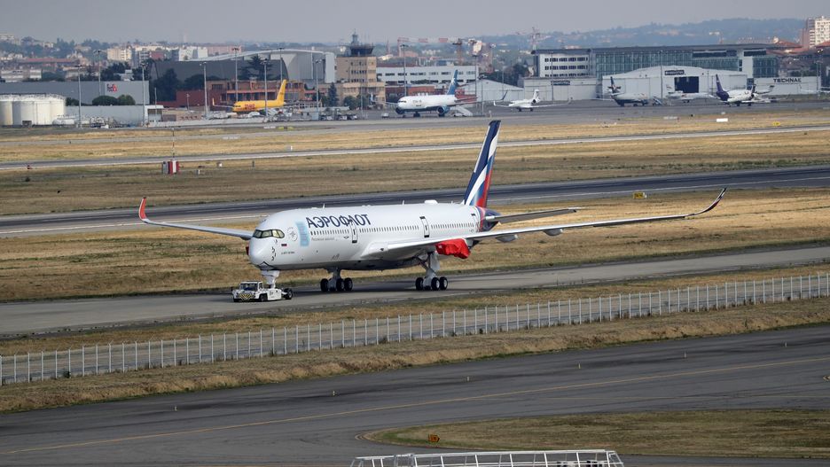 Rosjanie rozmontowują własne samoloty? 