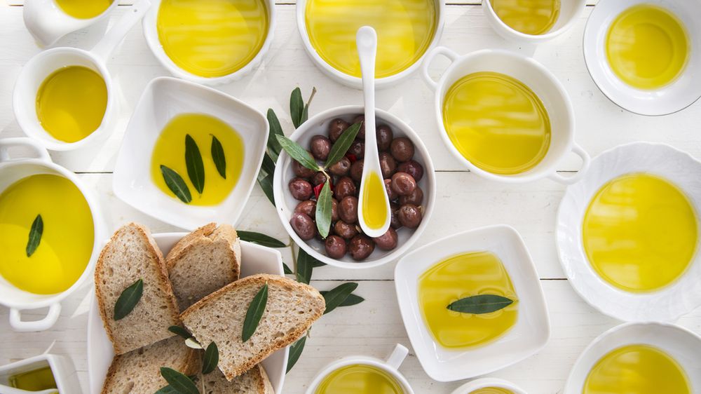 Oliwa z oliwek – wartości odżywcze, rodzaje, zastosowanie