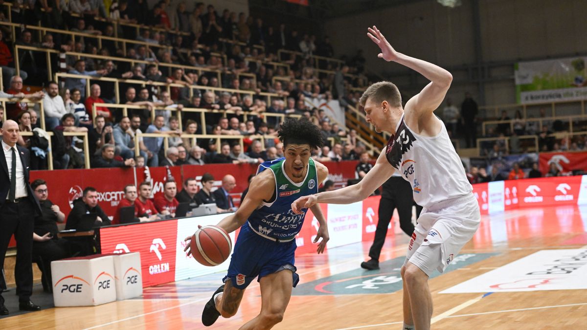 PAP / Marcin Bielecki  / Victor Sanders w akcji