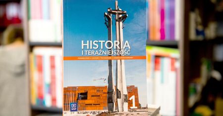 Co będzie w drugiej część podręcznika do HiT-u? Aborcja, LGBT+, afera podsłuchowa w PO