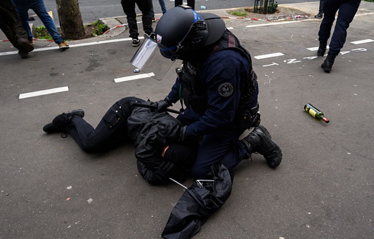 Uderzył go policjant. 26-latek doznał trwałego uszczerbku na zdrowiu