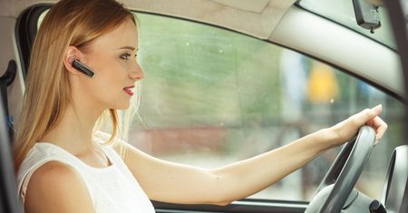Douszne słuchawki Bluetooth