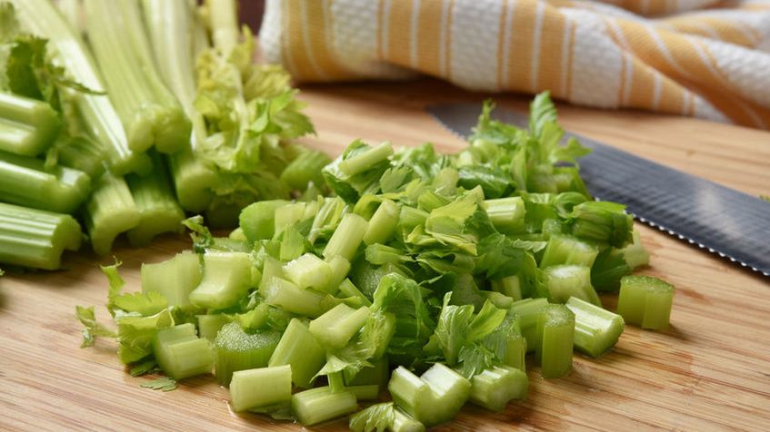 Suszone płatki z selera