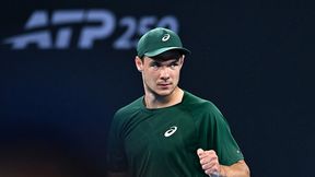 Czterosetowy bój Majchrzaka. Polak przetrwał trudne chwile w Australian Open