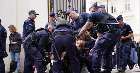 Policja na Kampusie Głównym UW. "Władze uczelni poprosiły o pomoc"