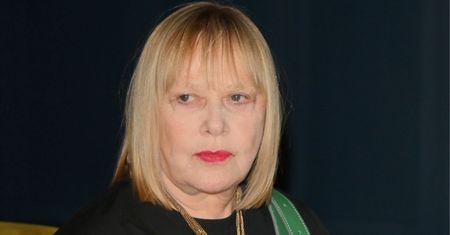 Joanna Żółkowska nie jest "typową babcią". Nie kojarzy się "z emeryturą, siwizną i chustką na głowie"