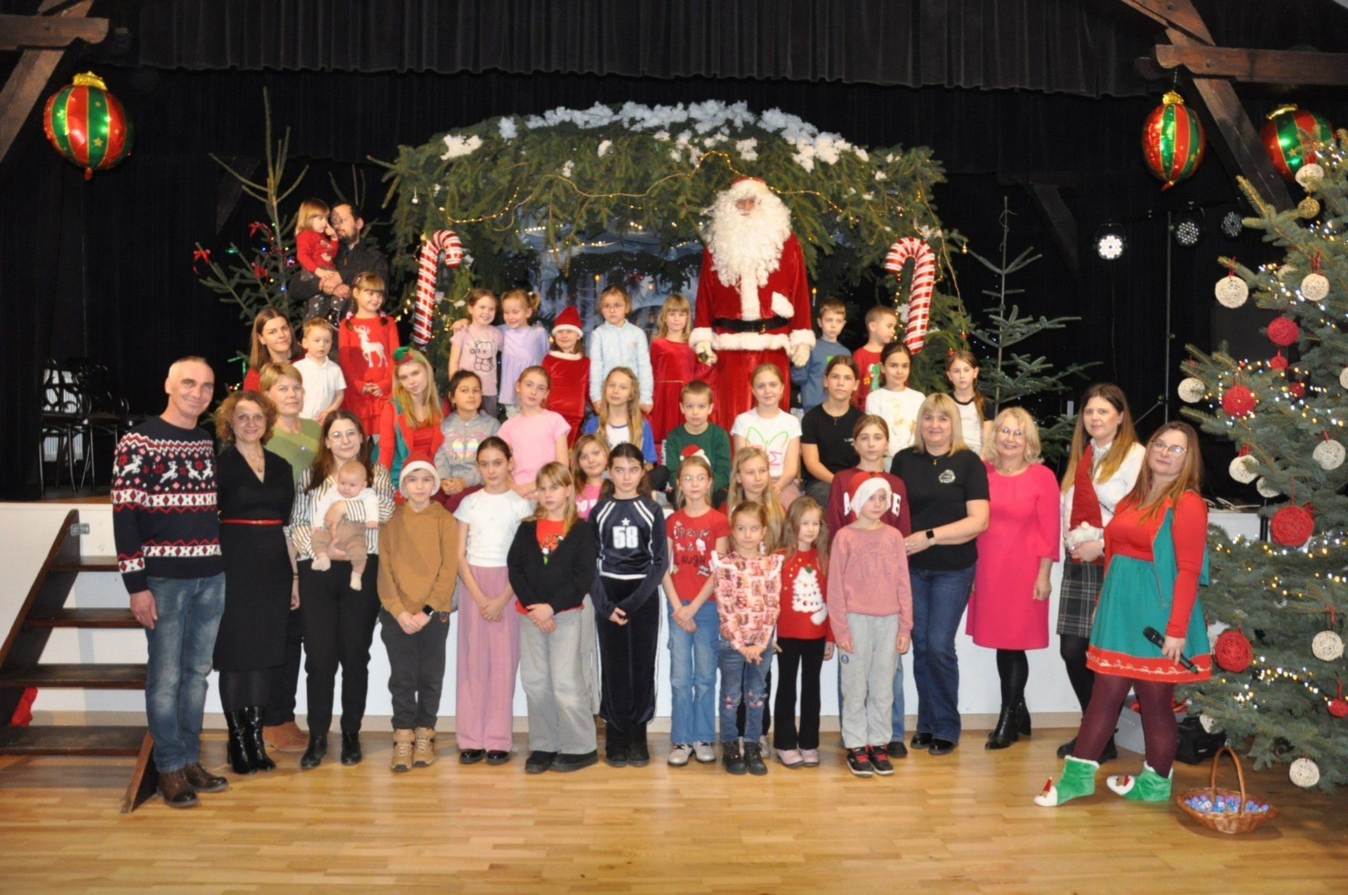 Druga część wieczoru mikołajkowego odbyła się w Strażnicy Ochotniczej Straży Pożarnej w Zawichoście.
