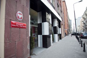 Potrzebna agencja do kampanii promującej etaty