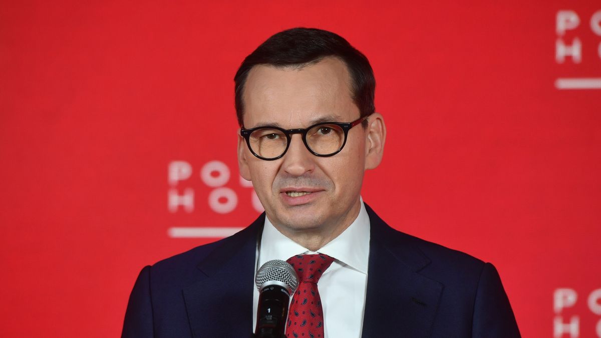 Davos, Szwajcaria, 17.01.2023. Premier Mateusz Morawiecki podczas uroczystości otwarcia Domu Polskiego (Polish House) w ramach Światowego Forum Ekonomicznego w Davos, 17 bm. Konferencja w Davos jest spotkaniem prezesów najbogatszych światowych korporacji, przywódców politycznych oraz wybranych intelektualistów i dziennikarzy. (sko) PAP/Radek Pietruszka