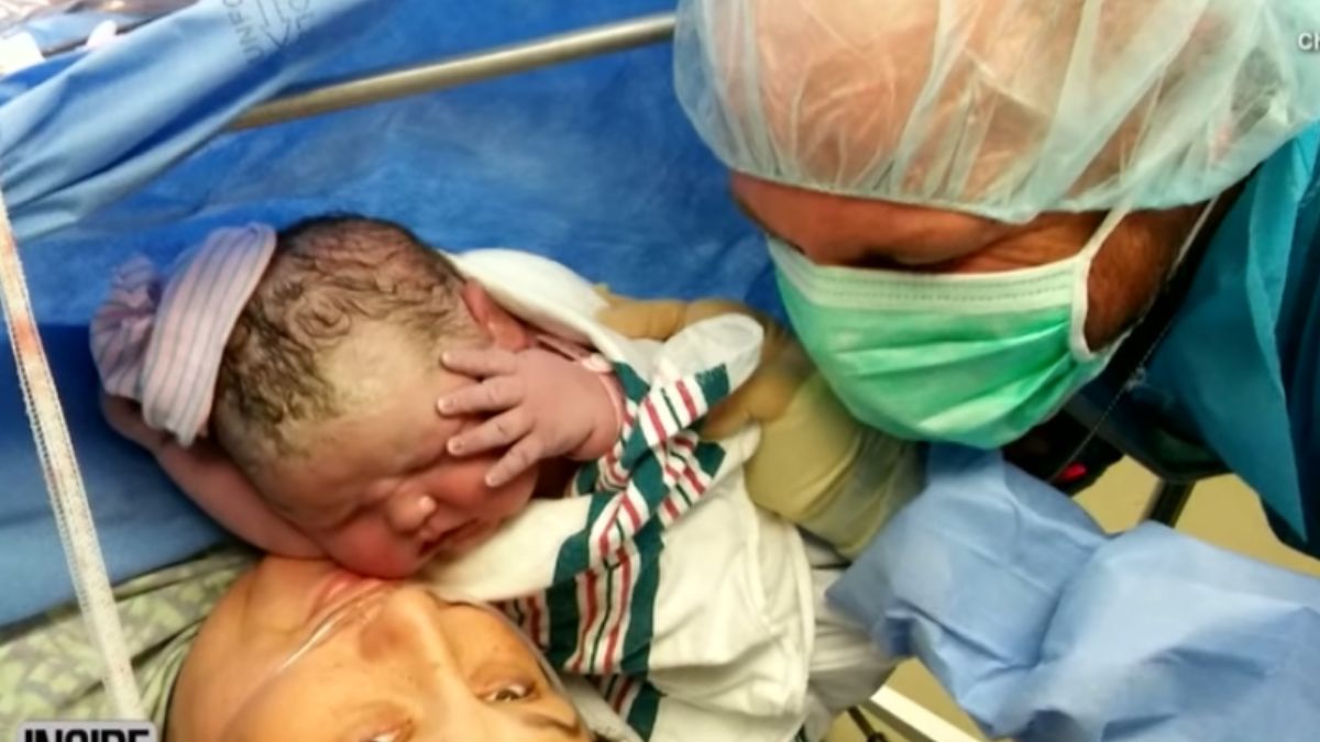 Chrissa i jej córka tuż po porodzie