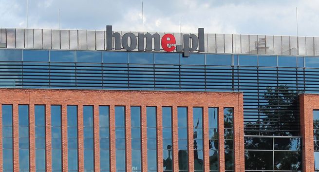 Firma hostingowa Home.pl podnosi pensje wszystkim pracownikom. O taką samą kwotę