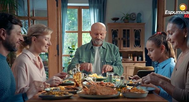 Espumisan Max reklamowany w trzech odsłonach