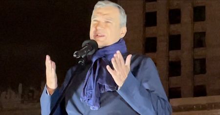 Zwrócił się do całego świata. Dramatyczny apel w centrum Warszawy