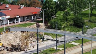 Łódź: Kładki nad aleją Wyszyńskiego rozgrzewają mieszkańców Retkini