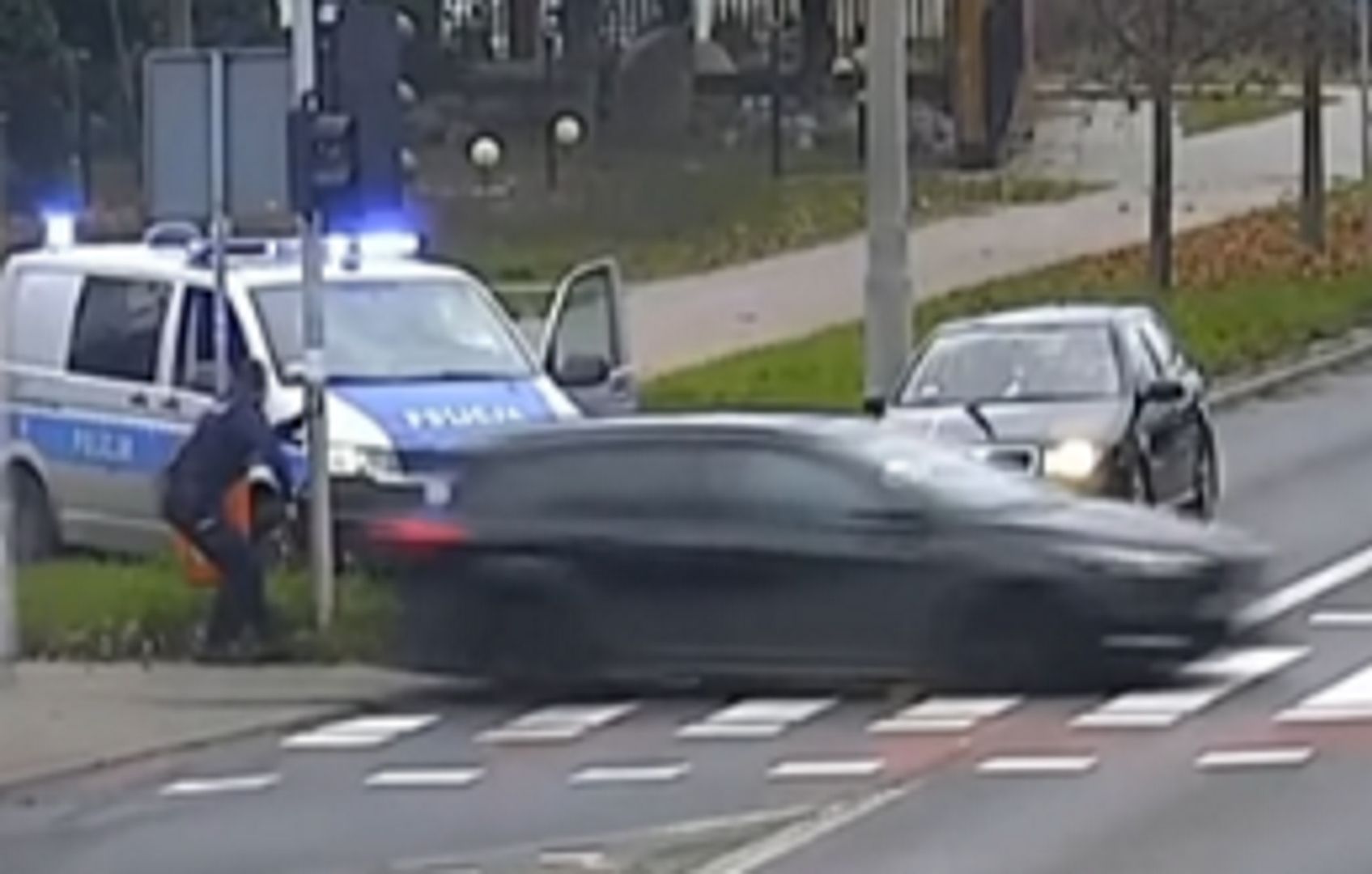 Sceny grozy w Toruniu. Policja pokazała nagrania wideo