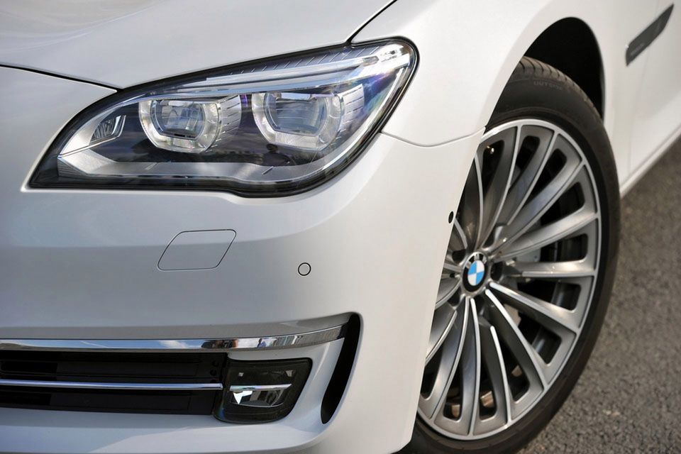BMW serii 7 na rok 2013 - megagaleria niemieckiego okrętu flagowego 49