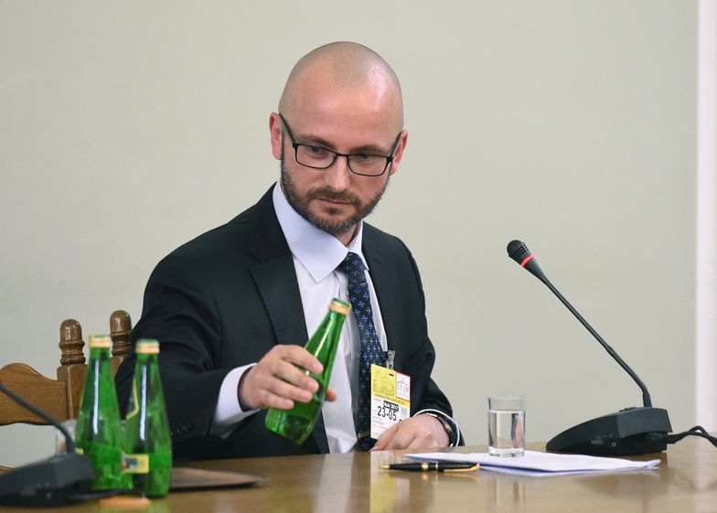Prokurator Prokuratury Okręgowej w Warszawie Wojciech Łuniewski zeznaje przed sejmową komisją śledczą ds. Amber Gold