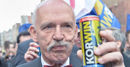 Korwin-Mikke o 500 złotych na dziecko: "To zaśmieci naród polski ŚMIECIEM LUDZKIM!"