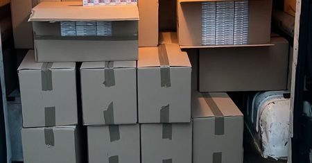 Przewoził w busie kontrabandę wartą ponad 760 tyś. zł. Został zatrzymany prze kryminalnych.