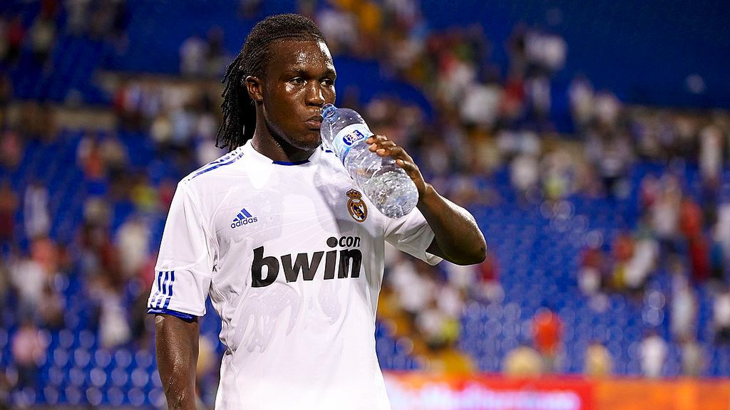 Getty Images / Manuel Queimadelos Alonso / Na zdjęciu: Royston Drenthe