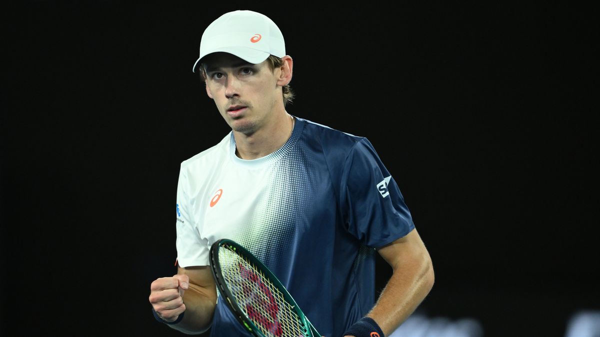 PAP/EPA / Joel Carrett / Na zdjęciu: Alex de Minaur