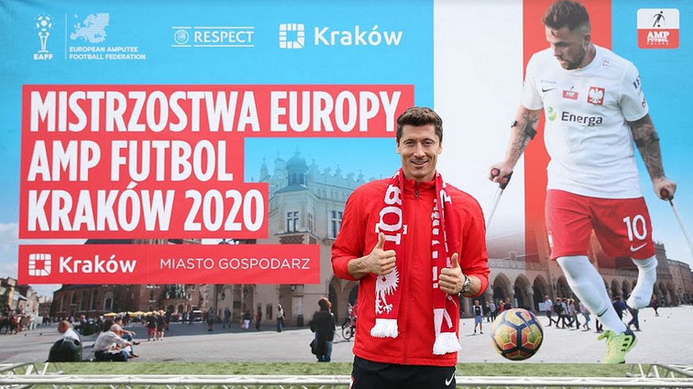 Zdjęcie okładkowe artykułu: Materiały prasowe / Amp Futbol Polska / Na zdjęciu: Robert Lewandowski i Przemysław Świercz
