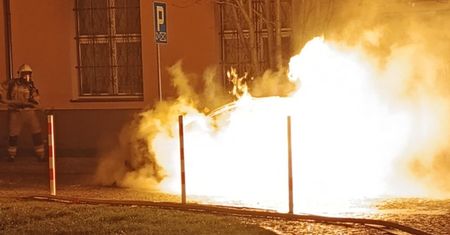 Podpalili auto. Okazało się, że to nieoznakowany radiowóz