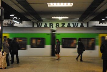 Warszawa: Od niedzieli zmiany w kursowaniu pociągów
