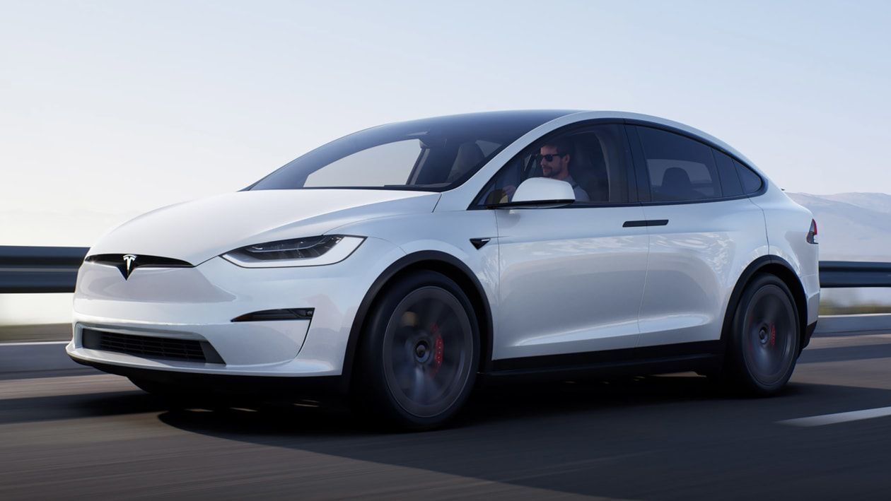 Tesla Model X też dostała wolant i mocniejszy napęd. 1020 KM zmienia ją w rakietę