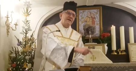 Skandal na mszy. Tak ksiądz mówił o zmarłym papieżu