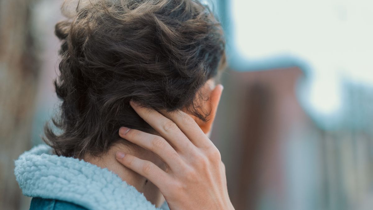 Objawy raka mogą pojawić się na szyi. Wykryje go prosty test