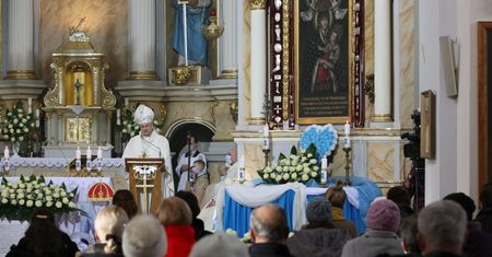 Koronawirus w Polsce. Dyspensa od udziału w mszy w niedziele i święta przedłużona