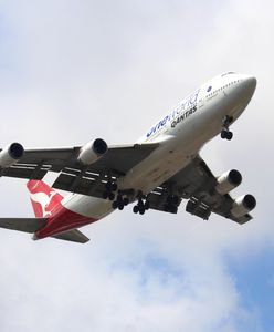 Pilot musiał zawrócić na lotnisko w Perth. Z powodu zderzenia z ptakiem