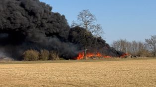 Korzeszynek: Ogień z płonących opon przeniósł się na dom