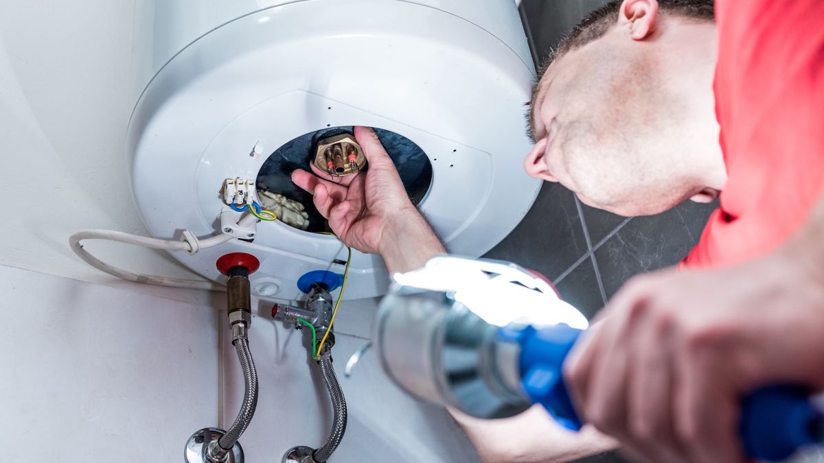 Bojler elektryczny. Grzałka zużywa naprawdę dużo prądu