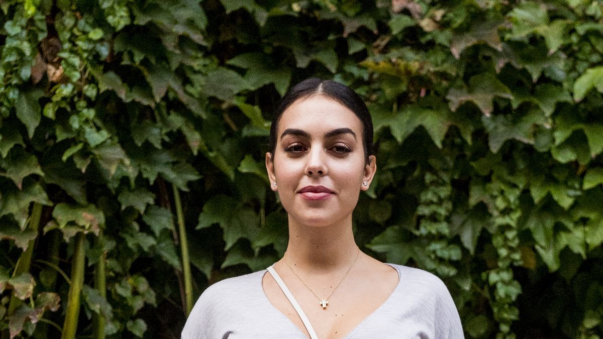 MADRID, SPAIN - NOVEMBER 13: Model Georgina Rodriguez visits Nuevo Futuro Association sede on November 13, 2020 in Madrid, Spain. (Photo by Giovanni Sanvido/FilmMagic)