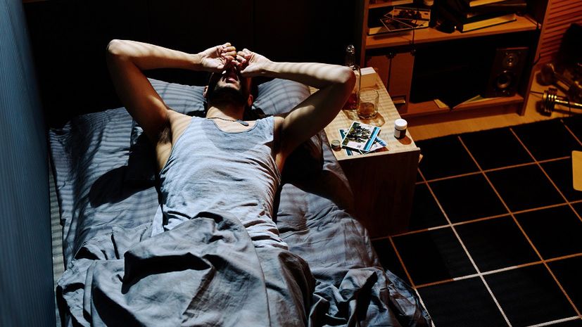 Zmiana czasu może skutkować bólem głowy, rozdrażnieniem i problemami ze snem