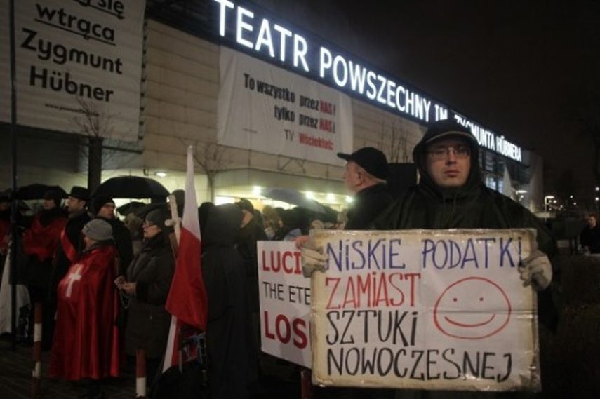 Teatr Powszechny z dotacją od miasta za "Klątwę"? Ratusz: "to manipulacja"