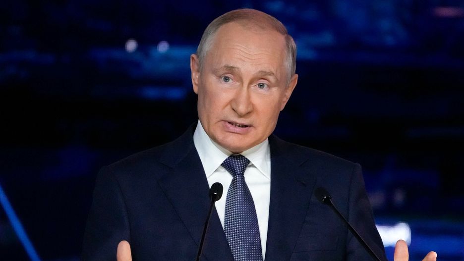 Temporary
Russian President Vladimir Putin gives a speech at a plenary session of the Eastern Economic Forum in Vladivostok on September 3, 2021. (Photo by Alexander Zemlianichenko / POOL / AFP)
ALEXANDER ZEMLIANICHENKO