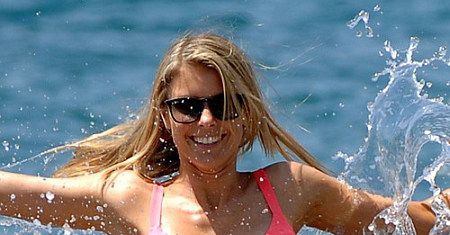 Paige Butcher: Dziewczyna słynnego komika na plaży