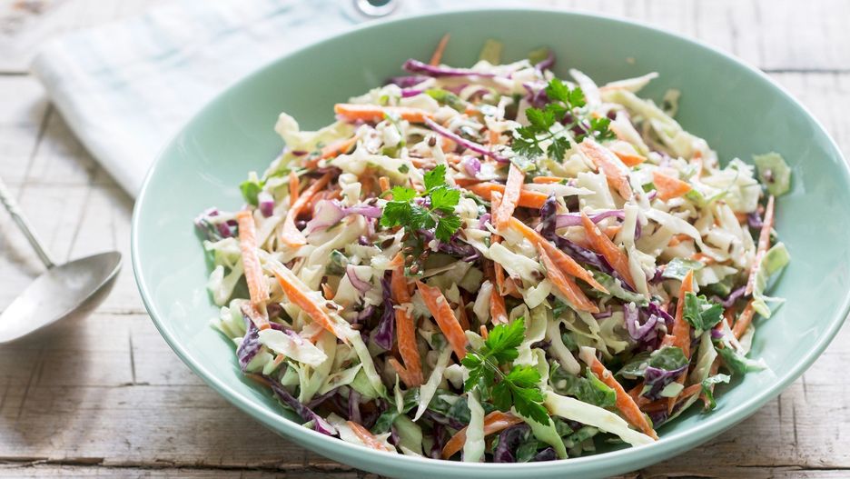 Surówka z czerwonej kapusty z majonezem