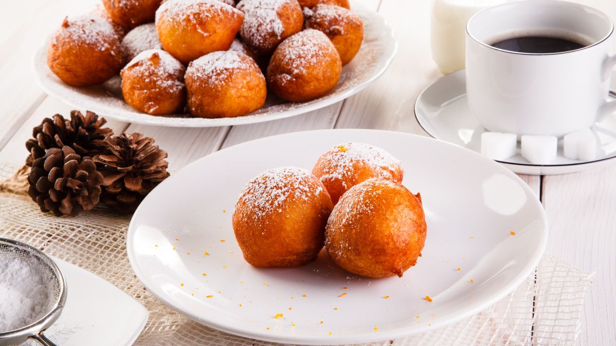 Mini pączki z budyniem.