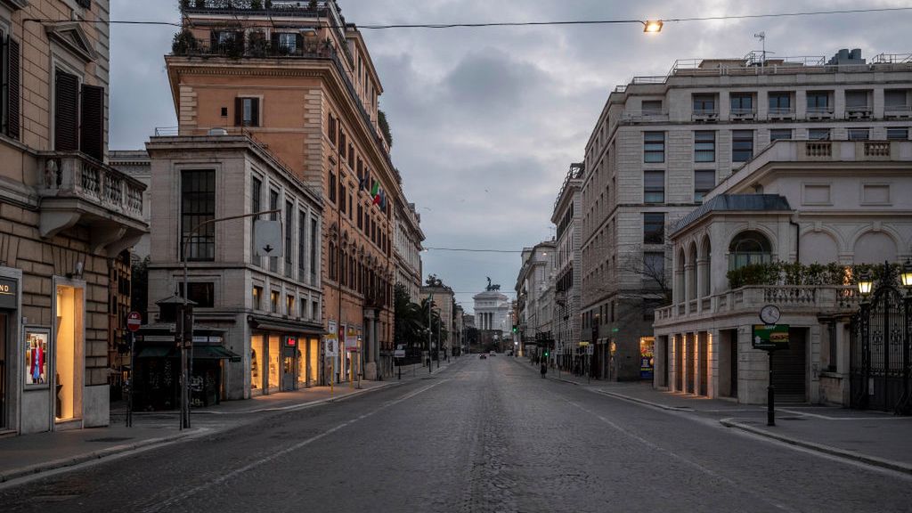 Getty Images / Na zdjęciu: ulice Rzymu w trakcie epidemii koronawirusa