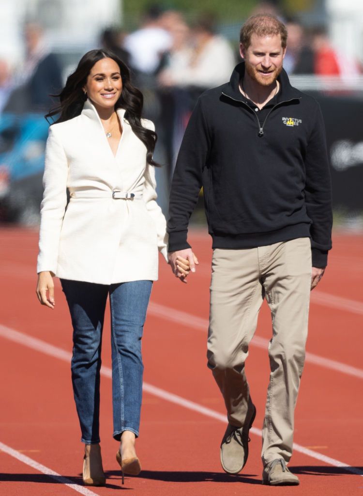 Invictus Games 2020 - Day 2THE HAGUE, NETHERLANDS - APRIL 17: Prince Harry, Duke of Sussex and Meghan, Duchess of Sussex attend the athletics on day two of the Invictus Games 2020 at Zuiderpark on April 17, 2022 in The Hague, Netherlands.  (Photo by Samir Hussein/WireImage)Samir Hussein