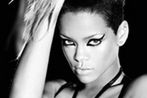 Rihanna gra w statki z Alexandrem Skarsgardem