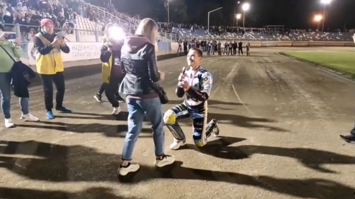 Facebook / Oświadczyny Andrieja Kudriaszowa