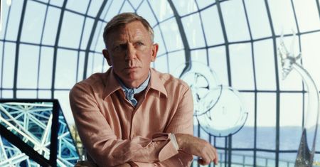 Daniel Craig jako Benoit Blanc na tropie kolejnej zagadki - zwiastun wygląda obiecująco