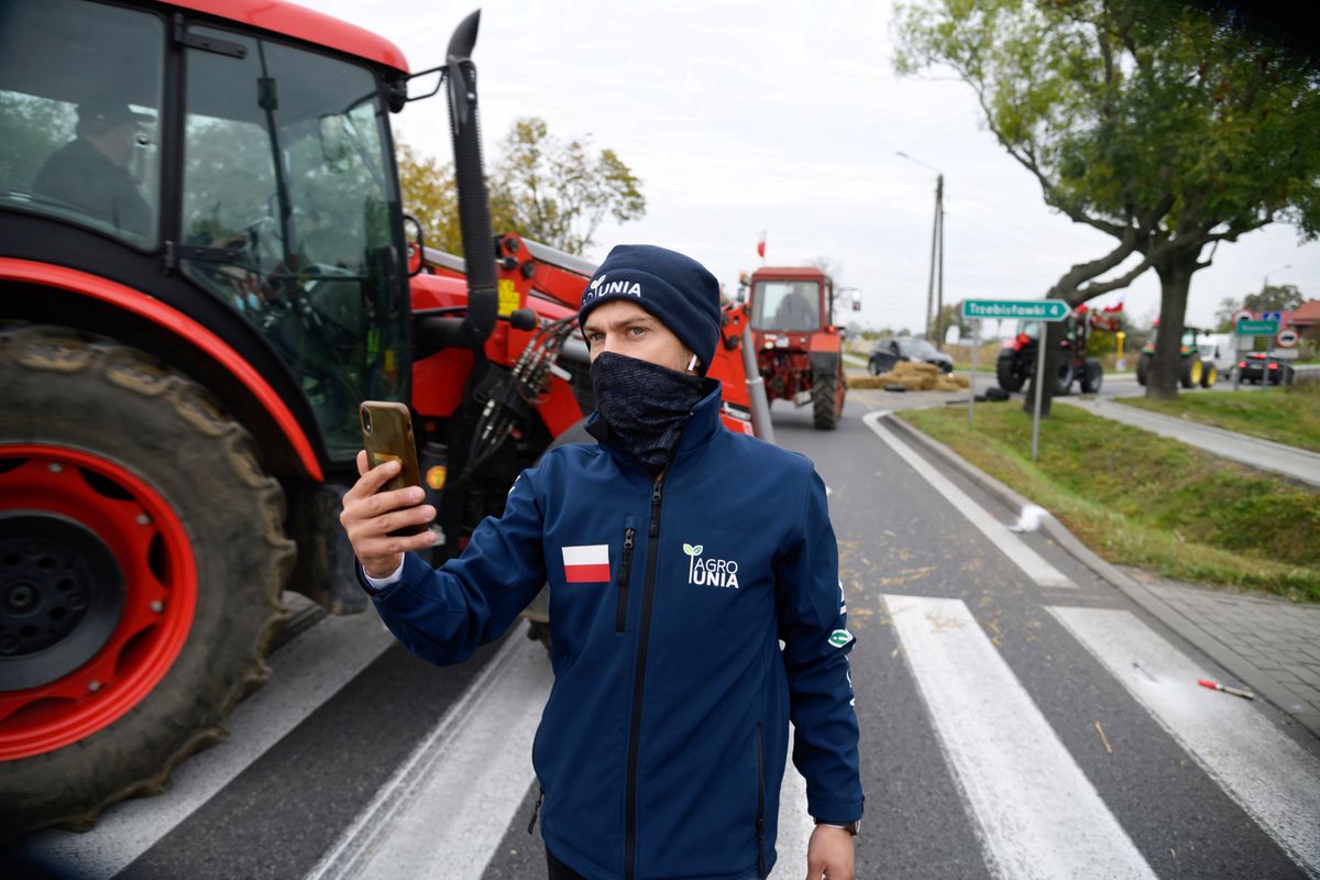 Protest rolników. Najazd traktorów na Warszawę. Na zdj.: Michał Kołodziejczak podczas październikowych protestów