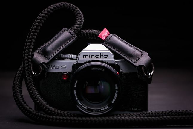 Moja Minolta XG2 ze standardowym obiektywem 50 mm. Uwielbiam brać ten aparat na spacery lub wyjazdy.