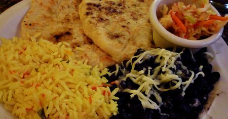 Pupusa z fasolą